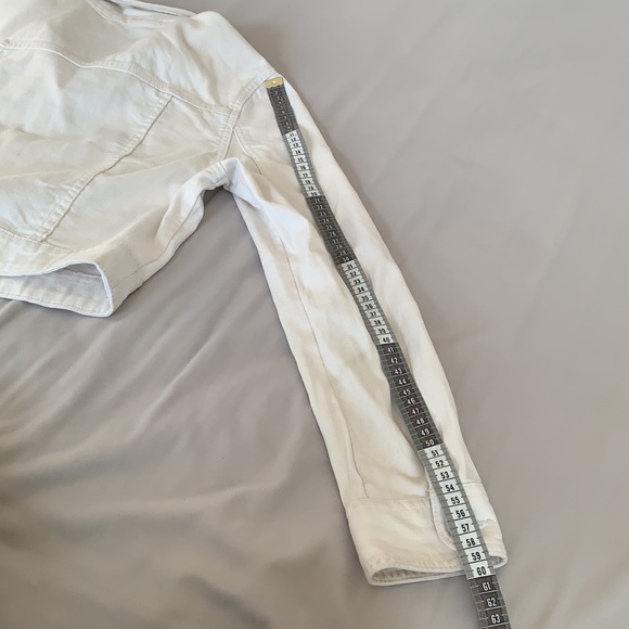 ✨2 for $25 White denim crop jacket | S - Picture 5 of 7